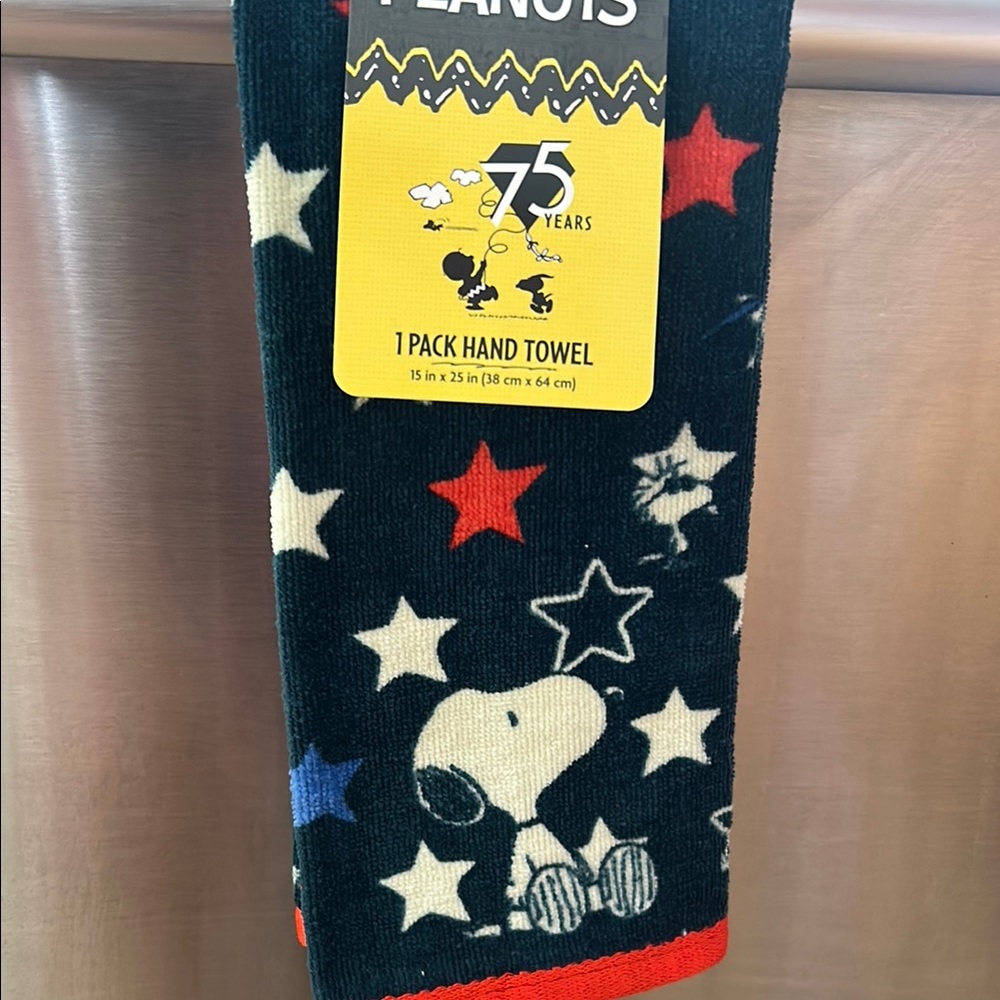 Peanuts Hand Towel with Stars, HOST PICK - Picture 3 of 4